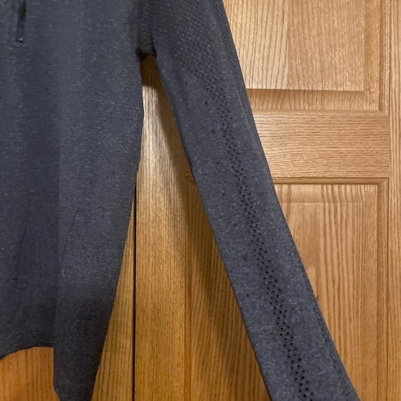 Fabletics Pullover Large 1/4 zip - Picture 5 of 6